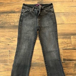 Gloria Vanderbilt jeans. Size 6